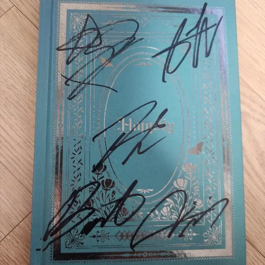 뉴이스트 친필 사인 앨범