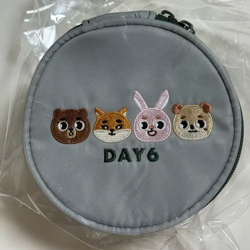 미개봉 데이식스 일본 MD 멀티 파우치 새상품 판매