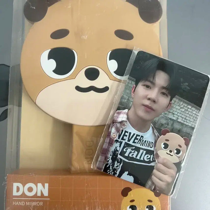 데이식스 데니멀즈 라운드랩 손거울 도운(돈) 판매 (포토카드 포함)