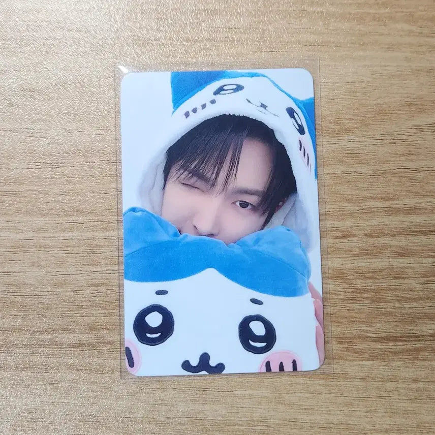 ATEEZ 에이티즈 홍중 먼작티 포카 미공포 헬로라이브