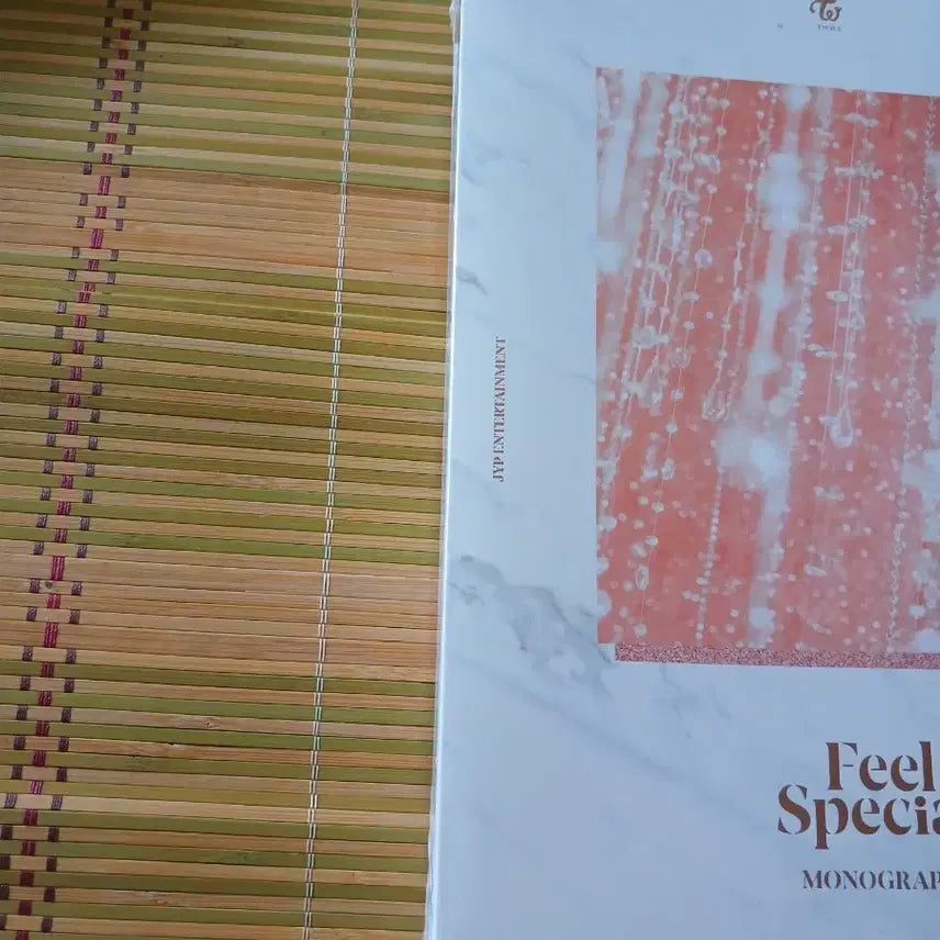 트와이스 Feel Special 모노그래프  미개봉 sealed