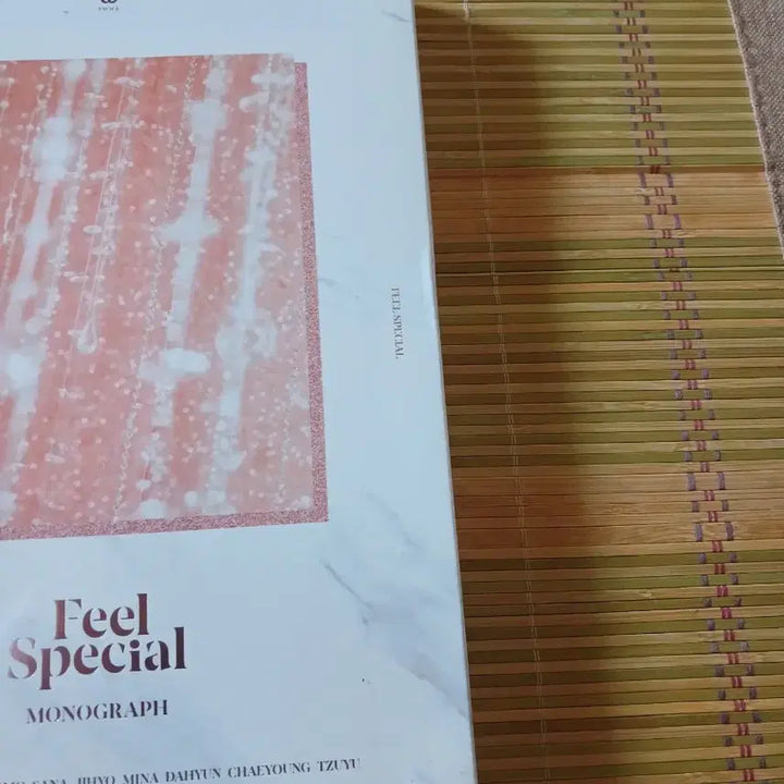 트와이스 Feel Special 모노그래프  미개봉 sealed