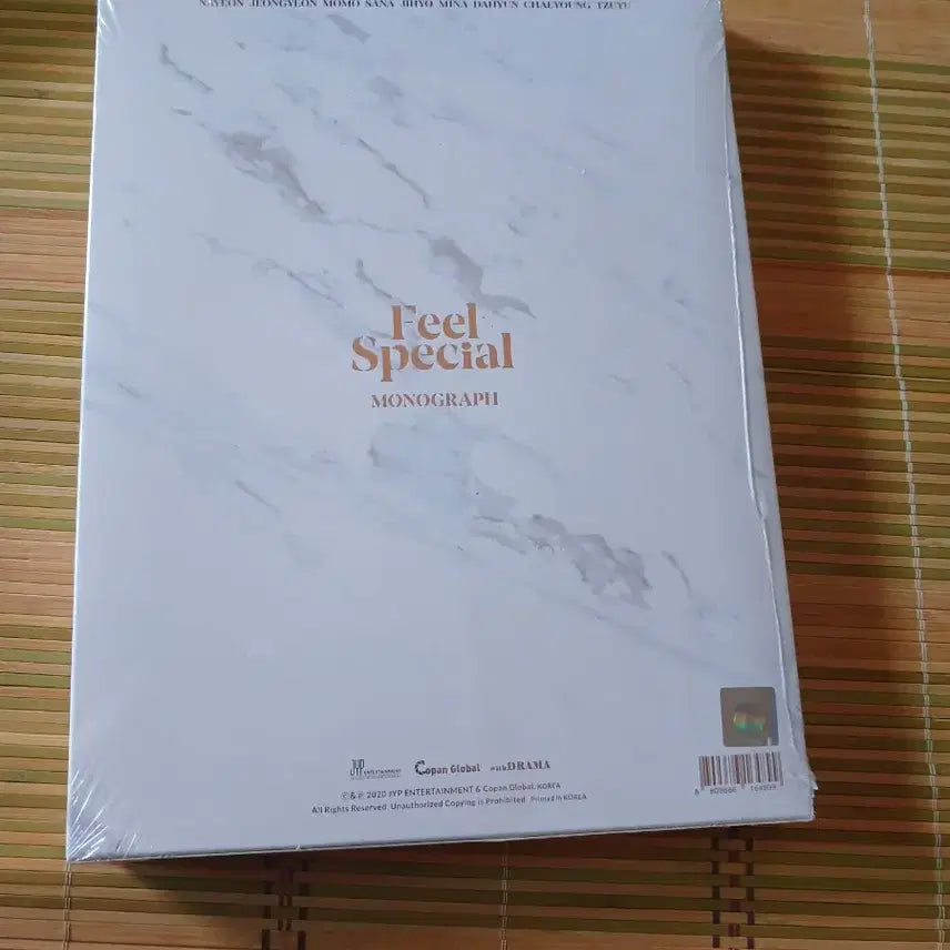 트와이스 Feel Special 모노그래프  미개봉 sealed