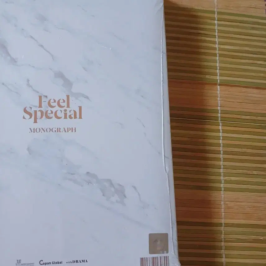 트와이스 Feel Special 모노그래프  미개봉 sealed