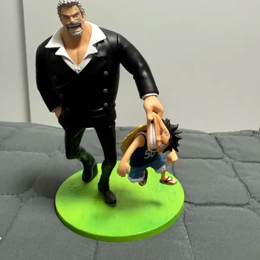 원피스 루피피규어