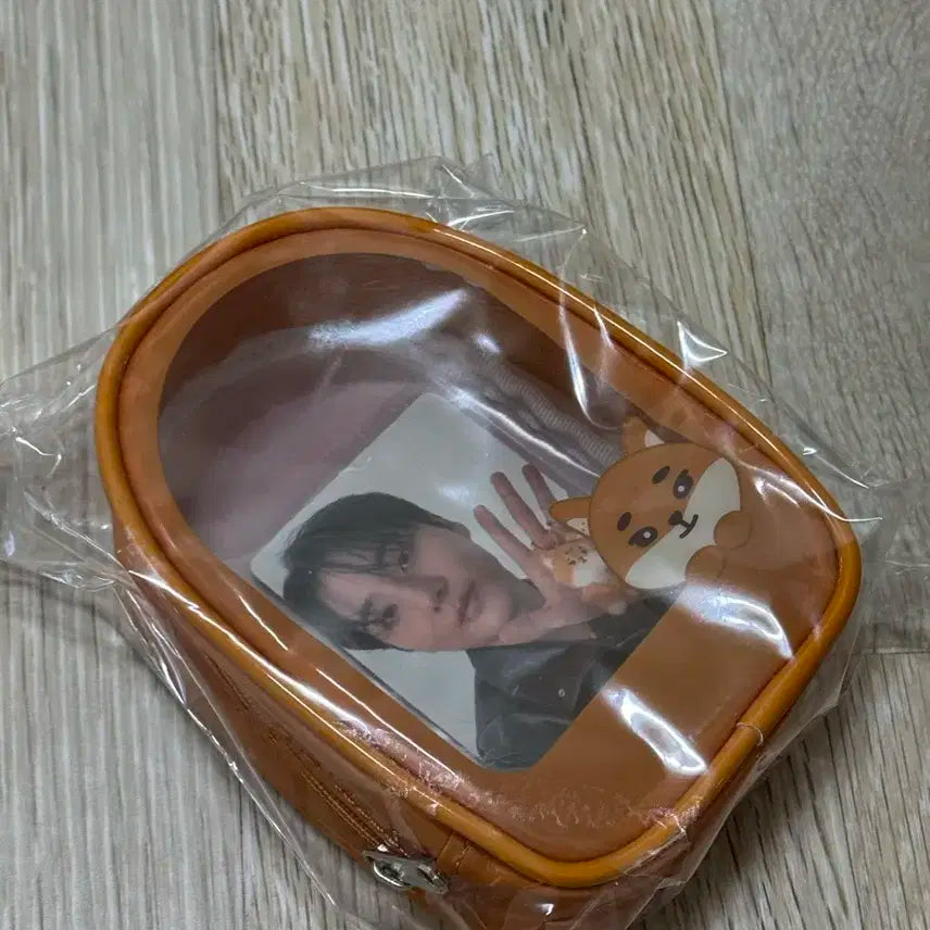 (미개봉) 데이식스 클리어 플러시 파우치 영케이