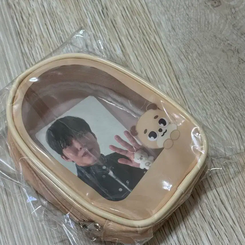 (미개봉) 데이식스 클리어 플러시 파우치 도운