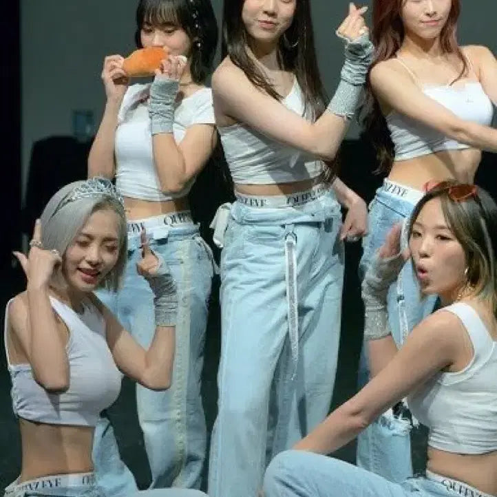 퀸즈아이 아윤 싸인 폴라로이드 판매 (QueenzEye 사인 싸폴)