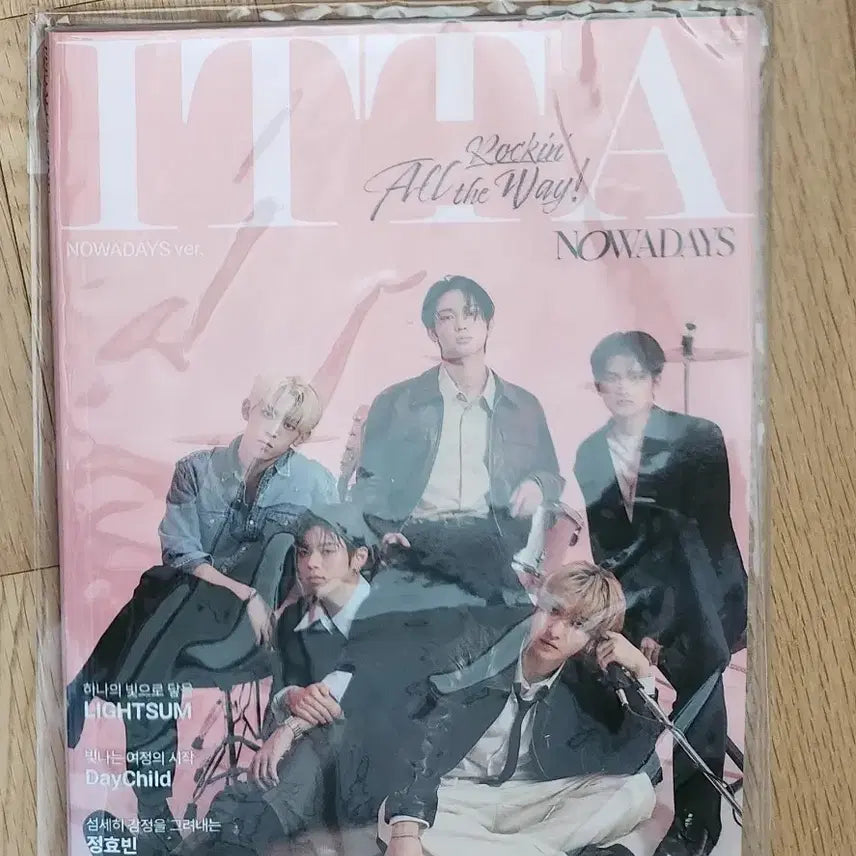 나우즈 ITTA 매거진 미개봉 NOWADAYS 포카 포토카드 라잇썸