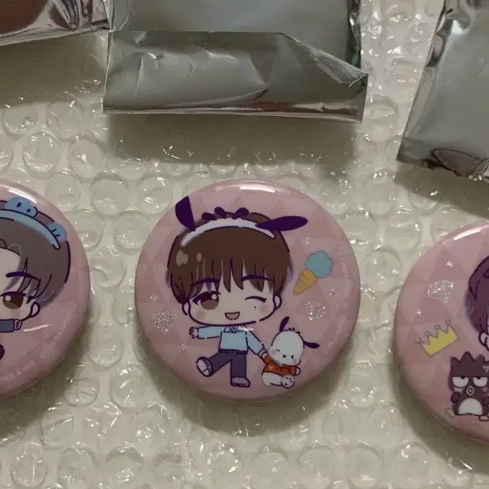 세븐틴 산리오 콜라보 캔뱃지 도겸 승관 디노
