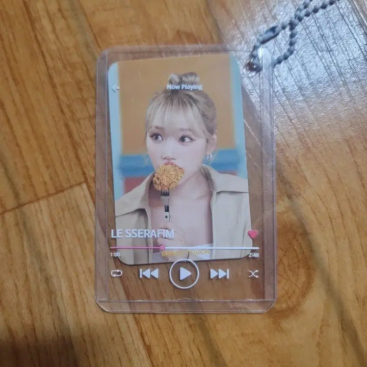르게라핌 맘스터치 포카
