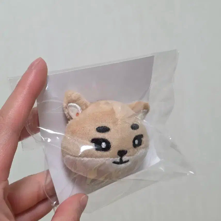 데니멀즈 소프트뱃지 - KE