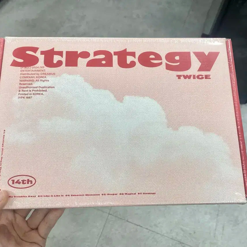 트와이스 Strategy 앨범 미니 14집 미개봉 판매