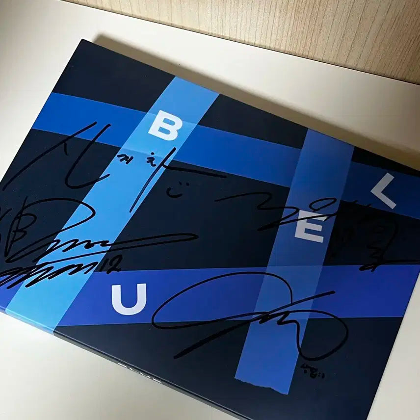 (오늘만이가격)루시 BLUE 떼굴떼굴 싸인앨범