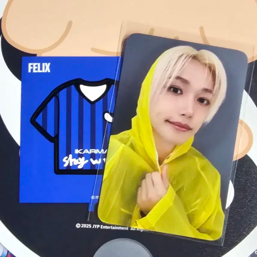 스키즈 필릭스 용복 유니폼 포카 체험존 스티커 카르마 팝업 skz