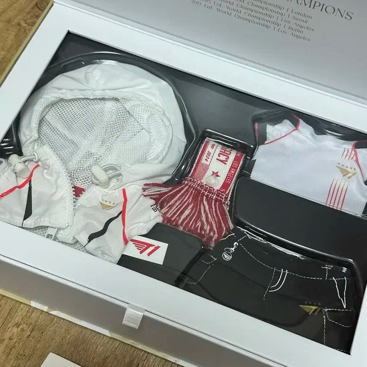 [일괄]케리아 20cm 인형 후드티 월즈 유니폼 양도합니다