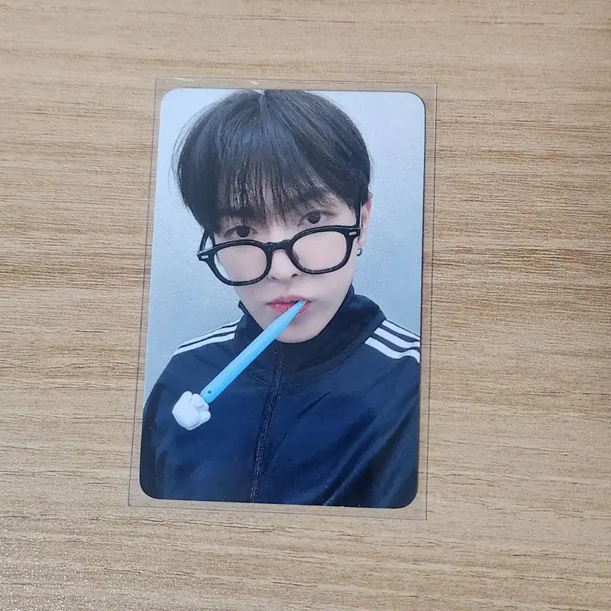 에이티즈 홍중 포카 헬로라이브 럭드 미공포 양치