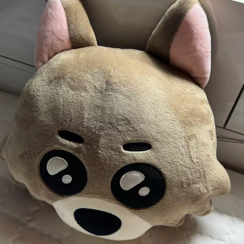 쁘넥도 명재현 명명이 쿠션 팝니다.