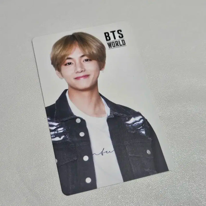 BTS 뷔 태형 포카 비티에스월드 bts world