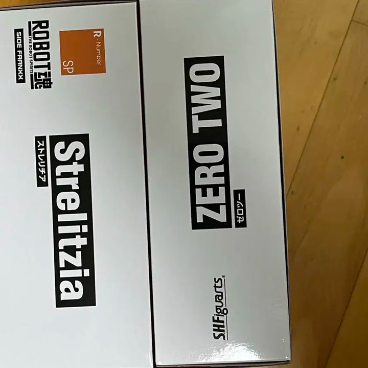 달링인더 프랑키스 shf제로투,혼 합본 피규어