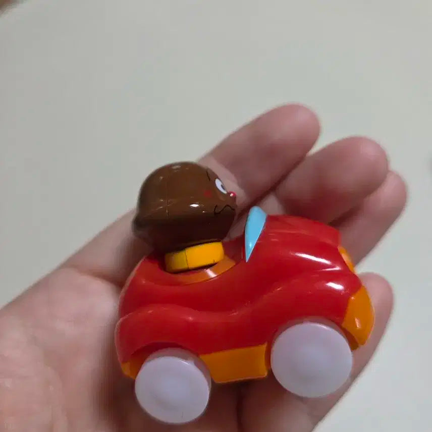 호빵맨 카레빵맨 자동차 피규어 판매합니다. 호빵맨가챠 카레빵맨가챠