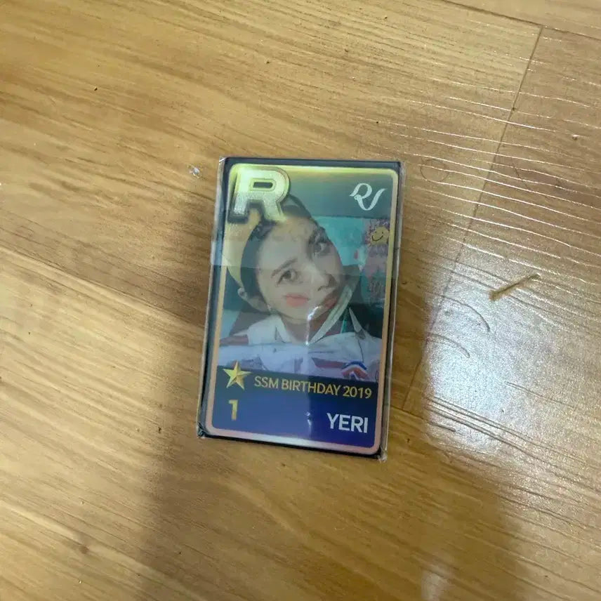 레드벨벳 예리 5주년 2019렌티큘러 마그넷 포카 양도합니다