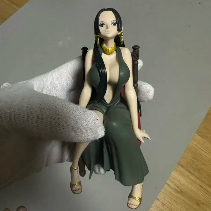 반프레스토 보아 핸콕 좌상 피규어