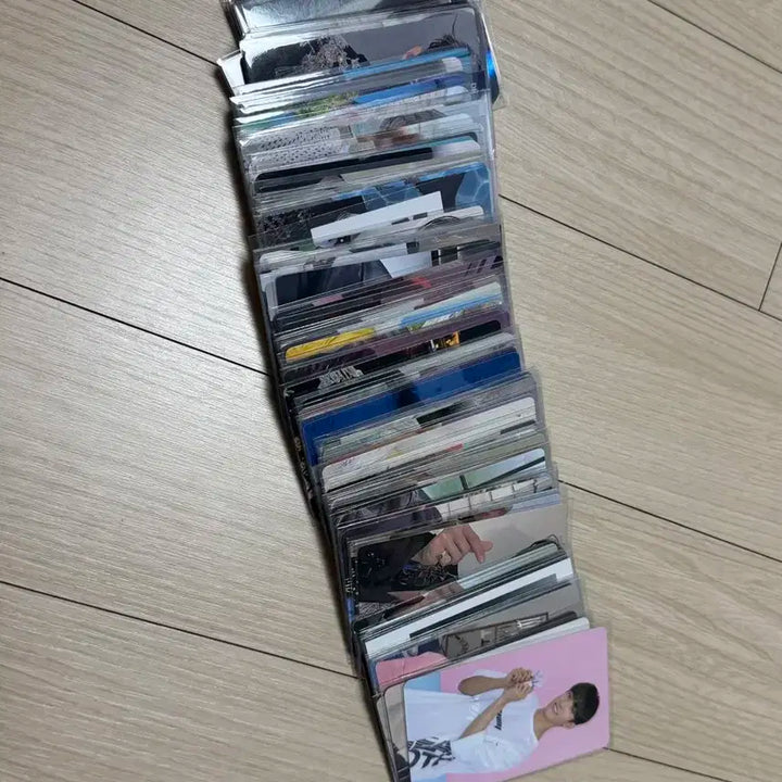 도겸 포카 80장 일괄 판매합니다