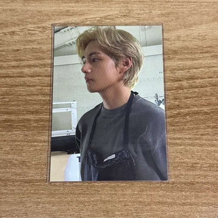 방탄 BTS 뷔 태형 레이오버 티셔츠 포카
