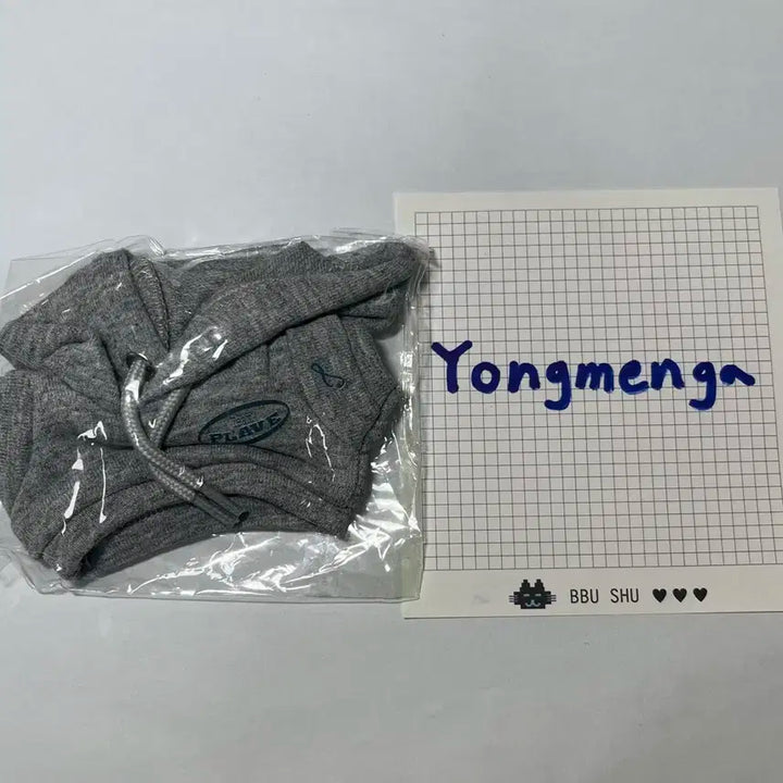 플레이브 10cm 인형 옷 여섯번째 여름 회색 후드티 원가 양도