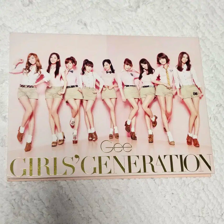 소녀시대 일본 Gee 앨범(CD + DVD 한정수량판) + 유리 포카