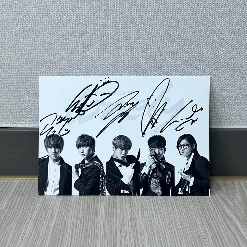 B1A4 친필 사인