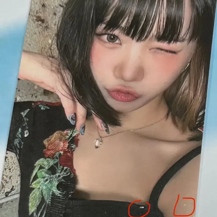 르세라핌 안티프래자일 김채원 포카