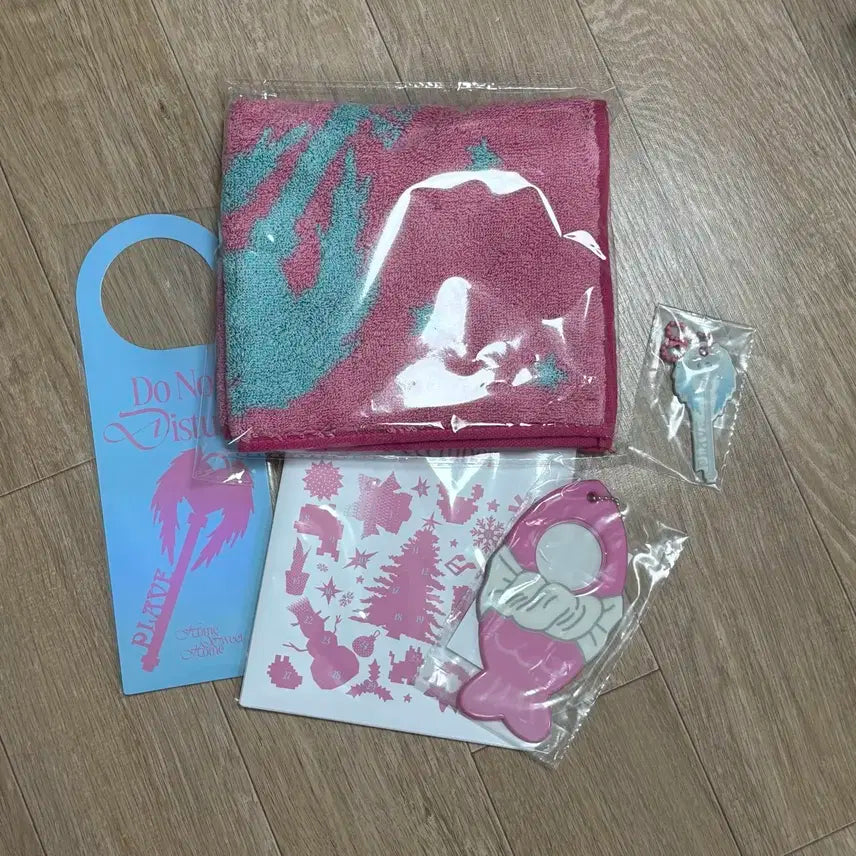 플레이브 시즌그리팅 판매