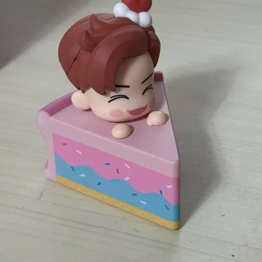 엔시티드림 재민 케이크 피규어