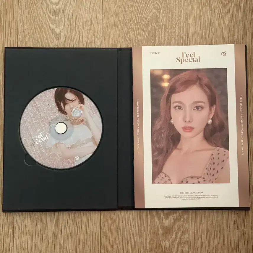 트와이스 Feel Special 친필사인 앨범 비매 품