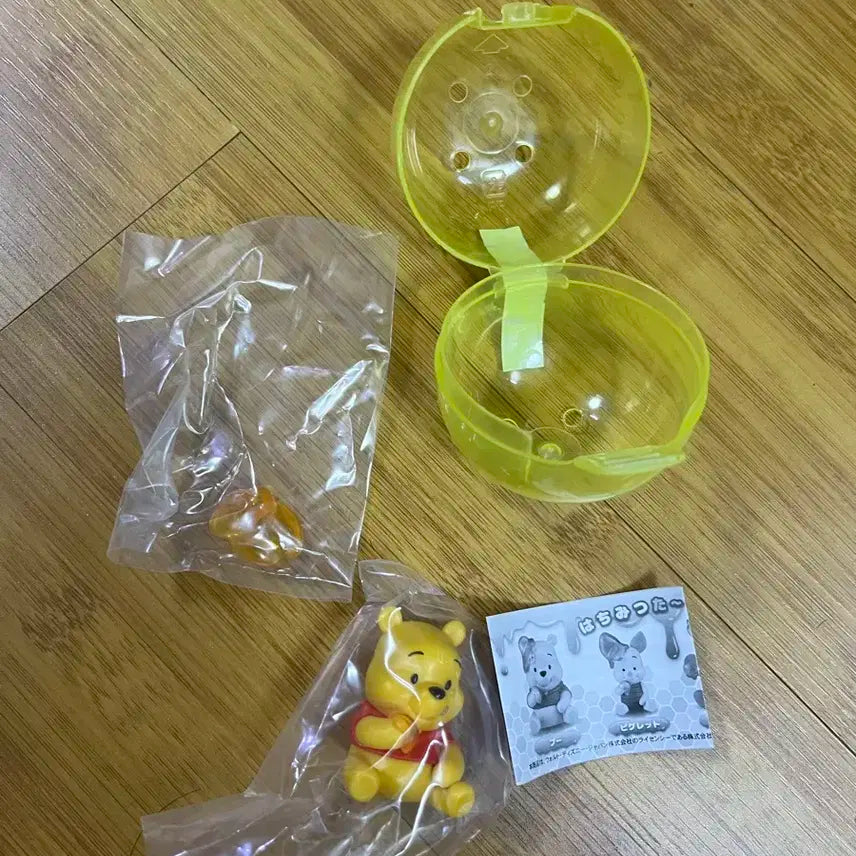 곰돌이 푸 캡슐가챠 피규어 팝니다
