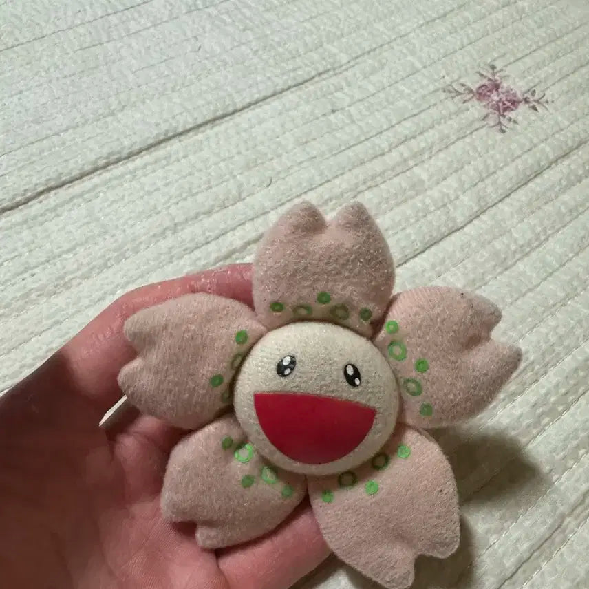 카이카이키키 사쿠라한정 브롯치