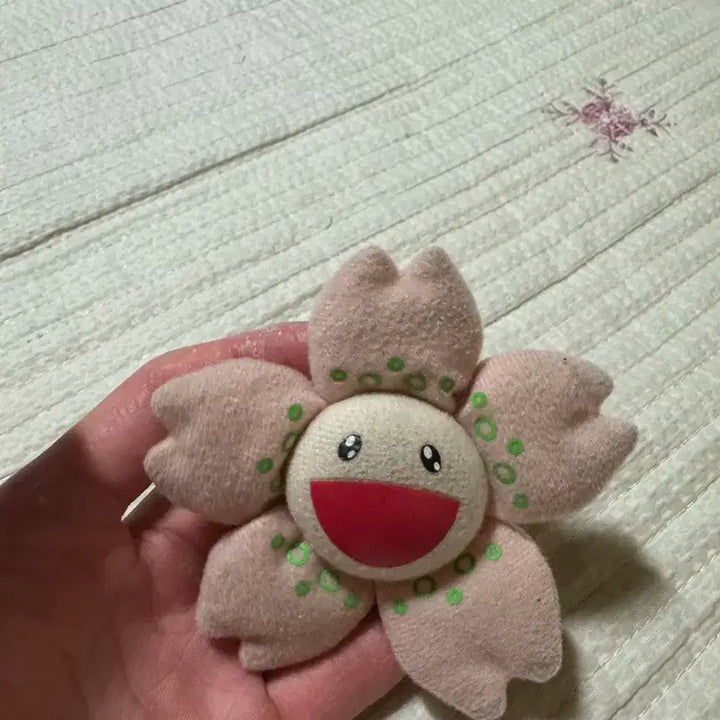 카이카이키키 사쿠라한정 브롯치