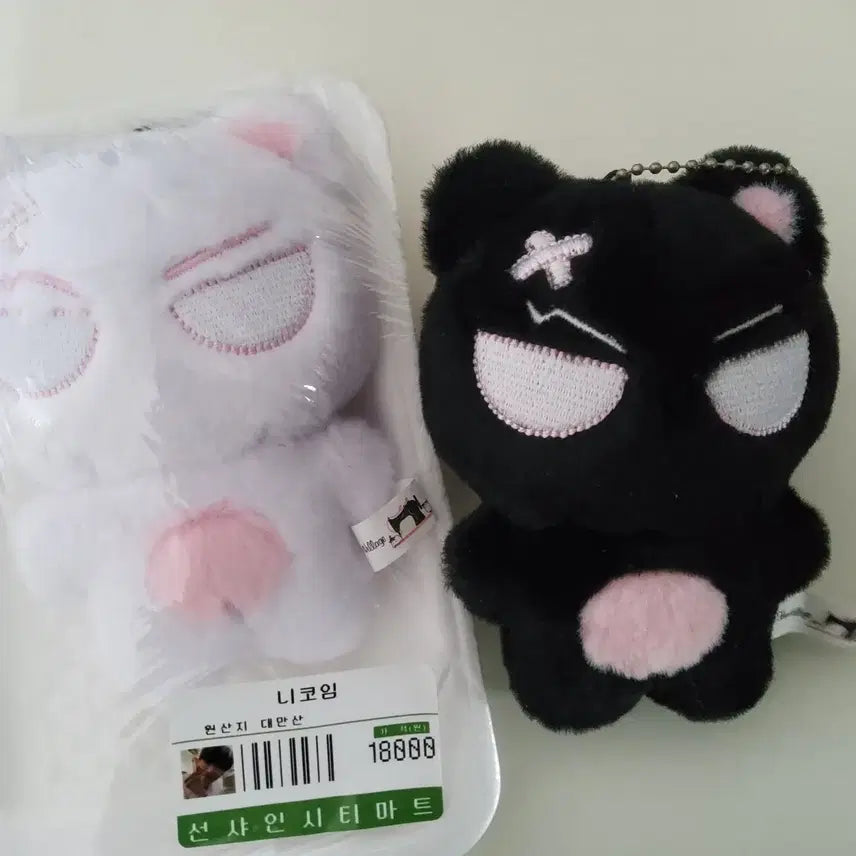 앤팀 니콜라스 인형 이치고냥 세트 양도 흰치고냥 검치고냥