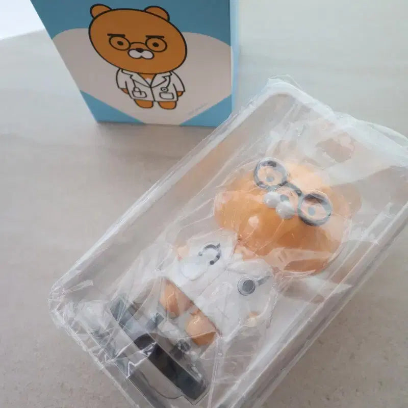 새제품)카카오프렌즈 닥터라이언 피규어