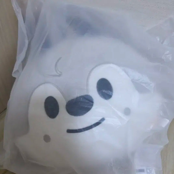 [새상품] 스키주 울프찬 페이스 쿠션