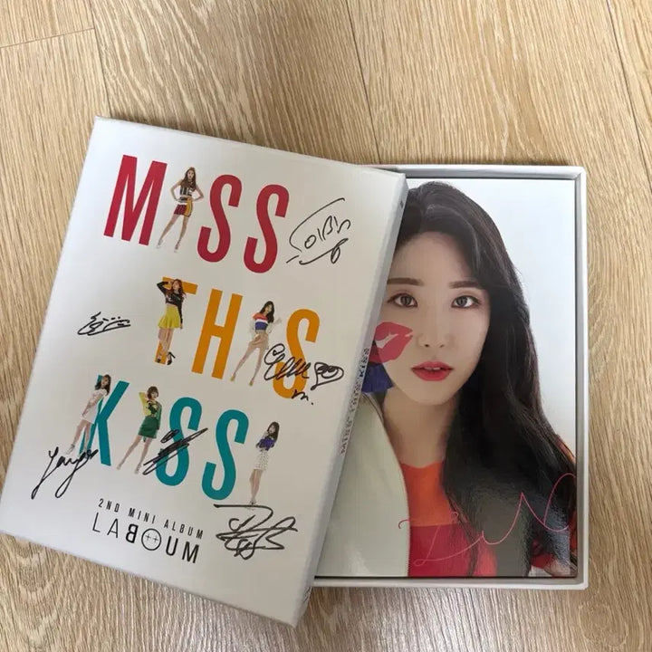 라붐 LABOUM Miss This Kiss 친필싸인 앨범 CD 비매 품
