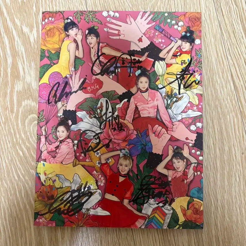 오마이걸 컬러링북 친필 싸인 CD 앨범 비매 품