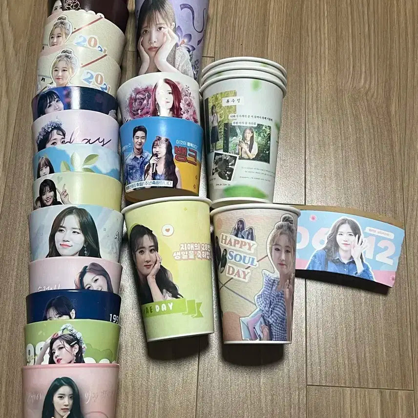 러블리즈 카페 이벤트 컵홀더