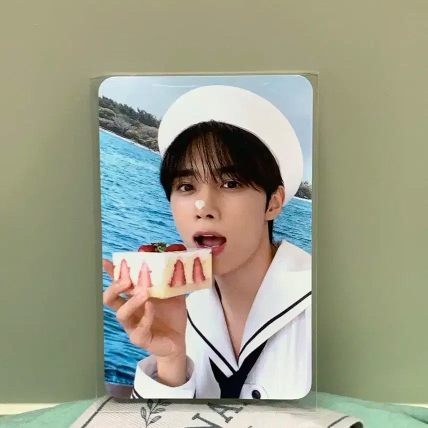 더보이즈 선우 메디힐 마린룩 포카