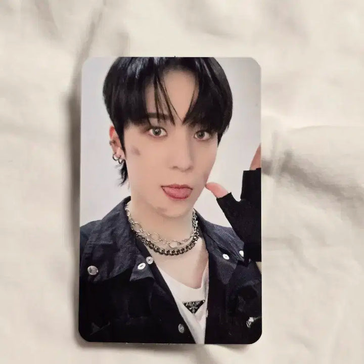 에이티즈 윤호 포카 미니레코드 예판 미공포 메롱