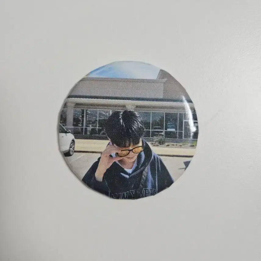 루시 신예찬 캔뱃지 팔아요