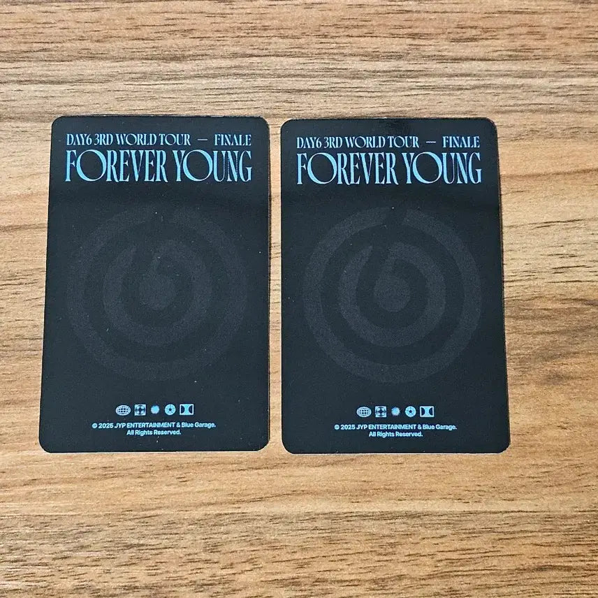 데이식스 데니멀즈 피크닉 매트 포카 원필성진 영케이도운 유닛포카