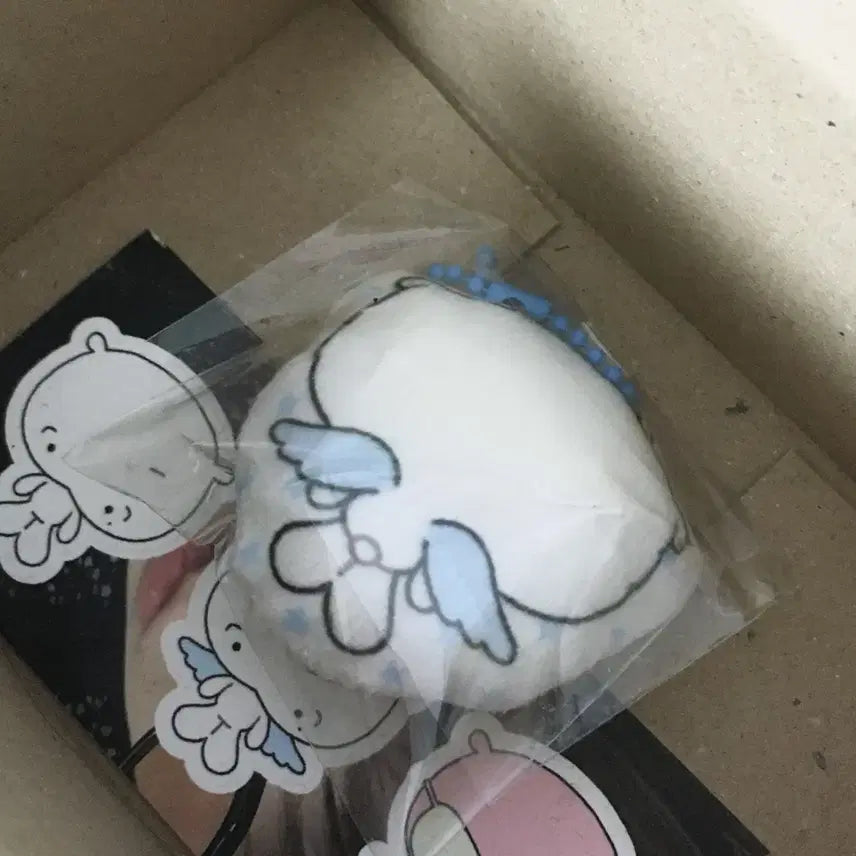 보이넥스트도어 리우 천사 링덩이 쿠션키링